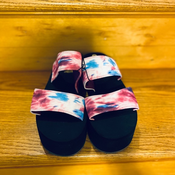 NWOT- Urban Outfitters Tie Dye platform sandal - Picture 5 of 7